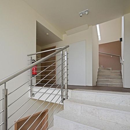 Modernes & Gepflegtes Hotelzimmer Mit Kueche! Bernstadt  Bagian luar foto