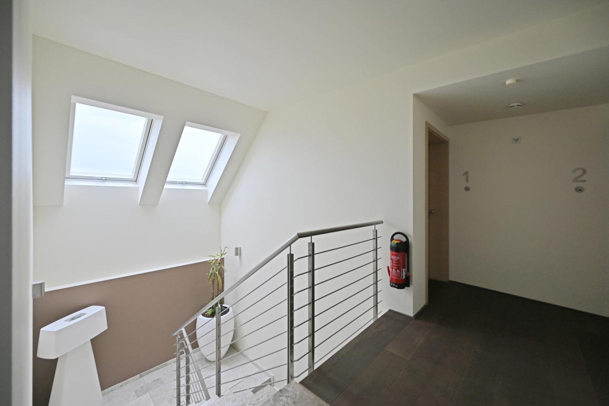 Modernes & Gepflegtes Hotelzimmer Mit Kueche! Bernstadt  Bagian luar foto